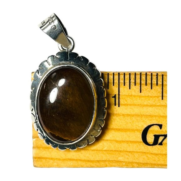 Vintage Mexico Taxco 925 Silver Tiger Eye Oval Pendant With Intricate Design - Picture 11 of 11